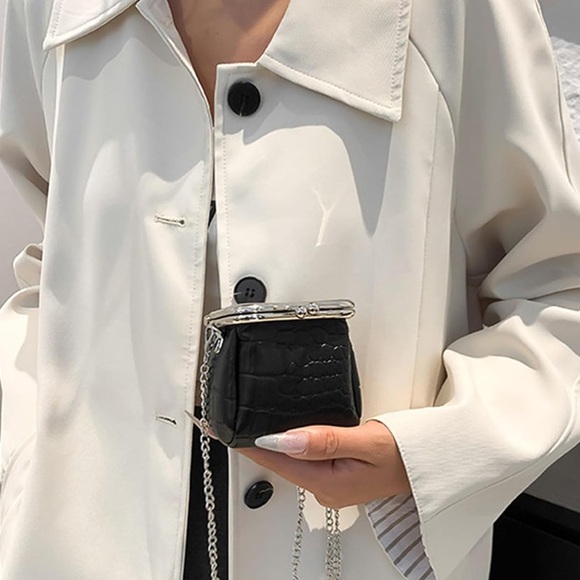 NEW Croc Embossed Mini Kiss Lock Crossbody Bag Chain Strap Black Silver Goth - Picture 5 of 8